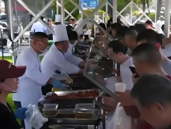 在线配资开户官网 贵阳五星级酒店摆摊卖美食一下午卖了6万 经理：面子不值钱